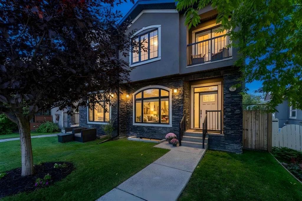 4-bed Semi-detached for sale at 1211 19 Avenue NW, Calgary