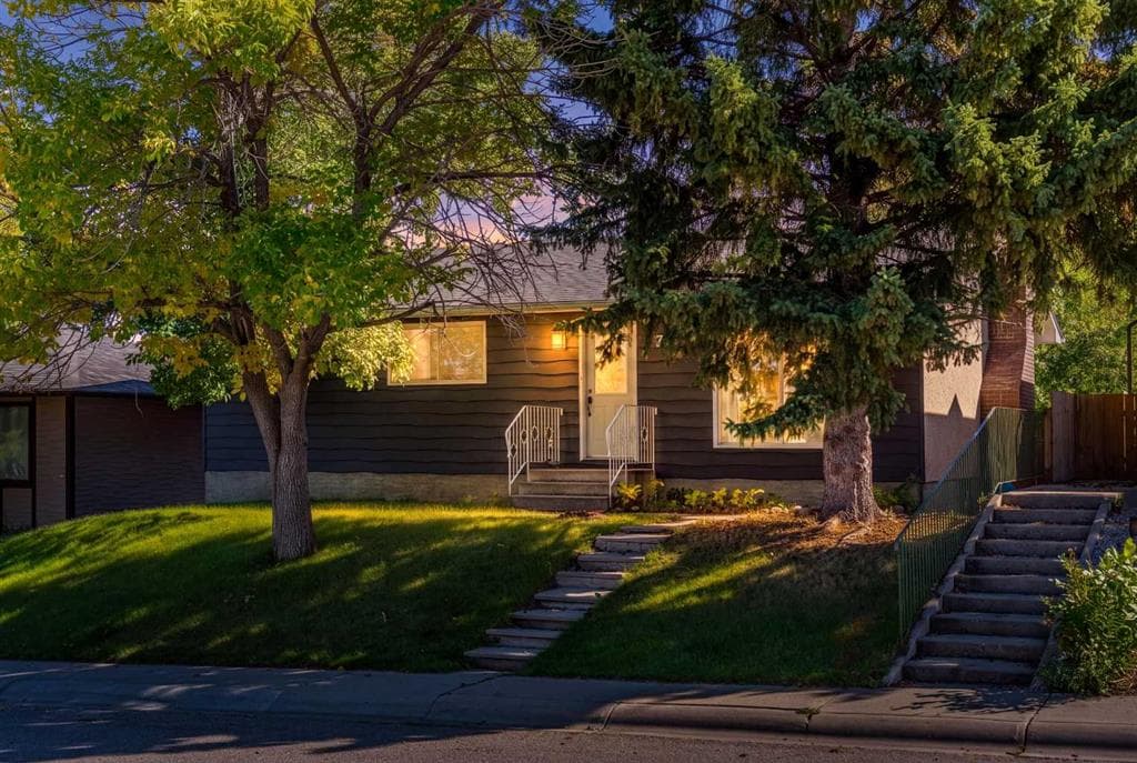 3-bed Detached for sale at 711 118 Avenue SW, Calgary