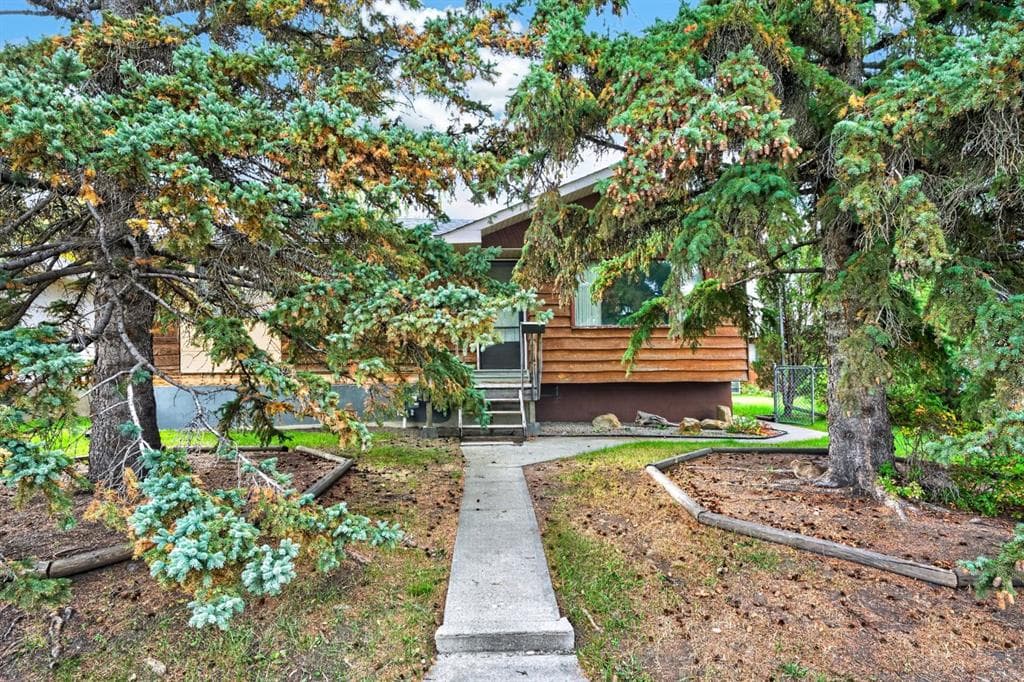 3-bed Detached for sale at 3723 Bow Anne Road NW, Calgary