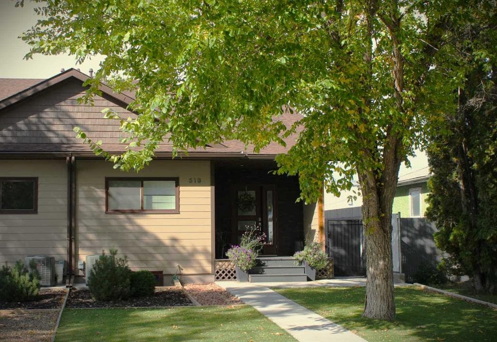 519 1 Street W — photo 1