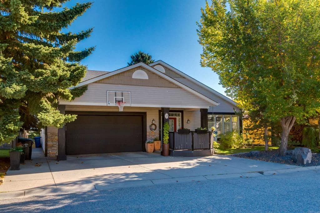 4-bed Detached for sale at 28 Patterson Rise SW, Calgary