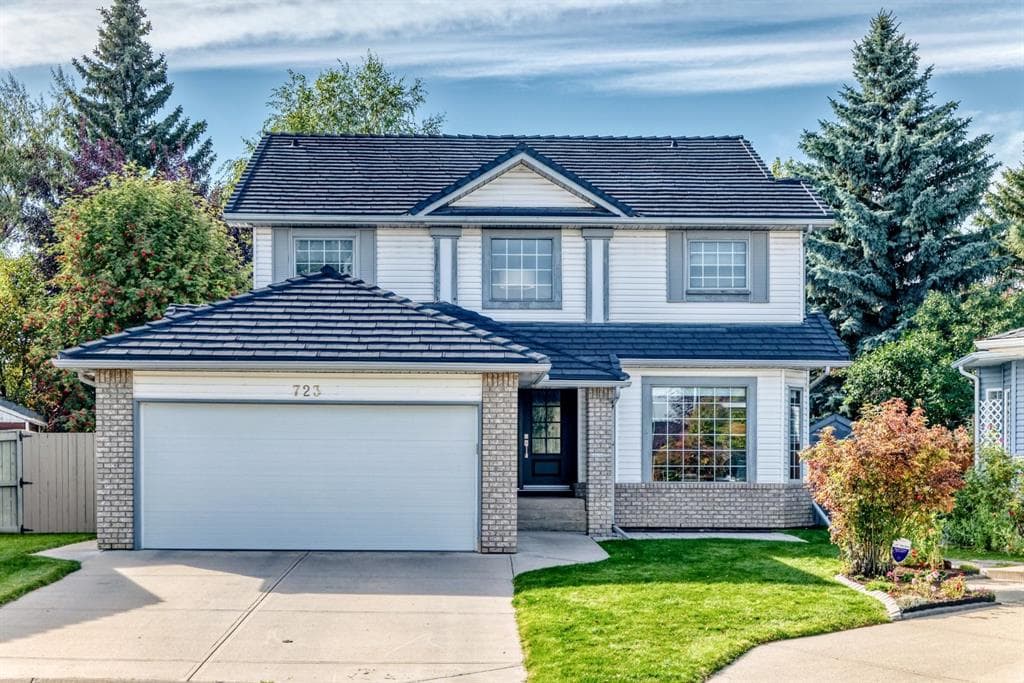4-bed Detached for sale at 723 Diamond Court SE, Calgary