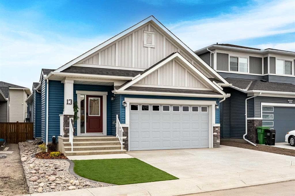 4-bed Detached for sale at 13 Bayview Mews SW, Airdrie