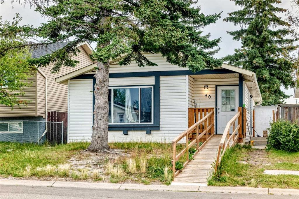 4-bed Detached for sale at 40 FALDALE Close NE, Calgary