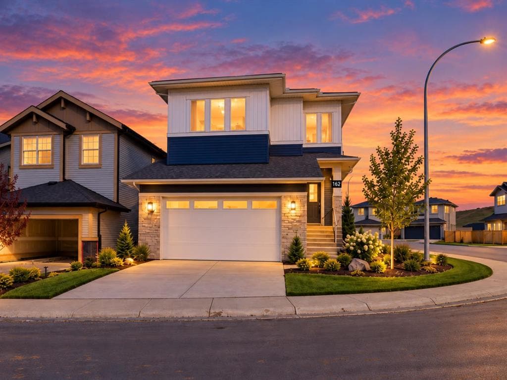 5-bed Detached for sale at 162 Heritage Court, Cochrane
