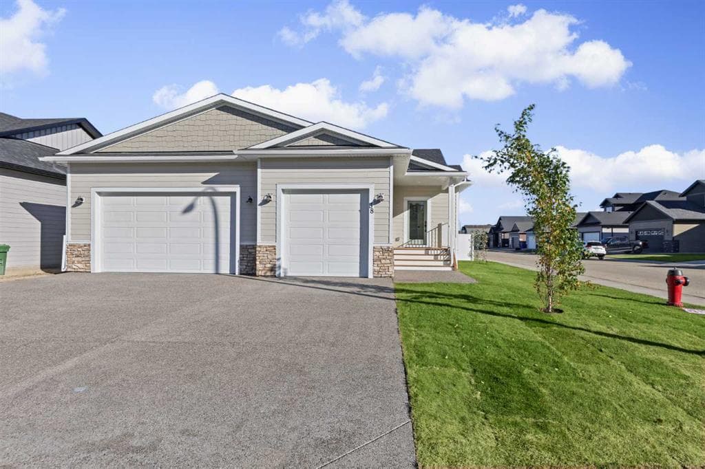 38 Viceroy Crescent — photo 1