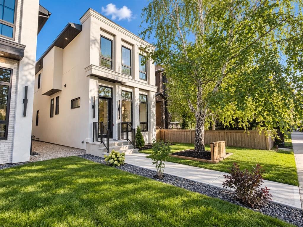 4-bed Detached for sale at 2424 31 Street SW, Calgary