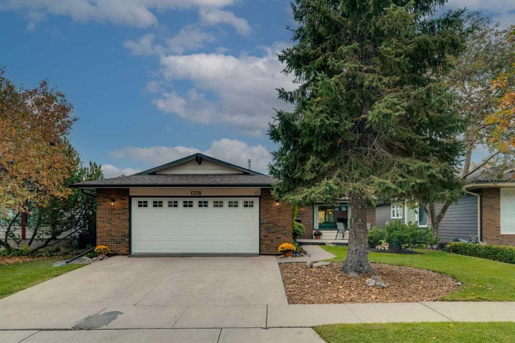 1308 Norfolk Drive NW — photo 1