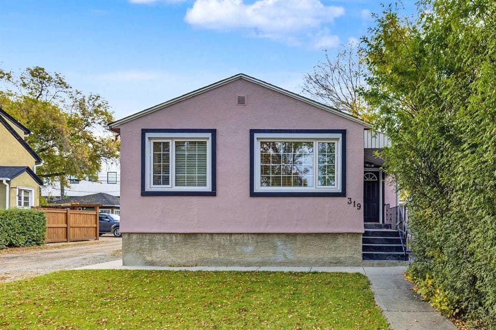 319 11 Avenue NE — photo 1