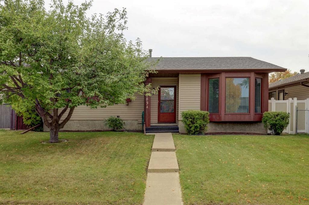 1834 Summerfield Boulevard SE — photo 1