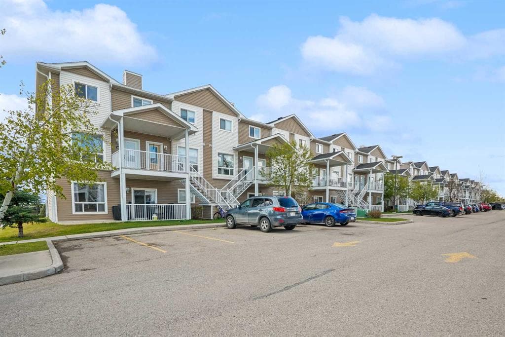 2-bed Townhouse for sale at 302 Sunrise Terrace NE, High River
