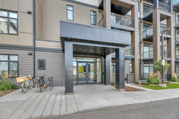 6112, 200 Seton Circle SE — photo 1