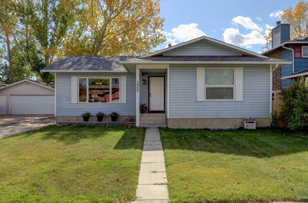325 Flett Drive NE — photo 1