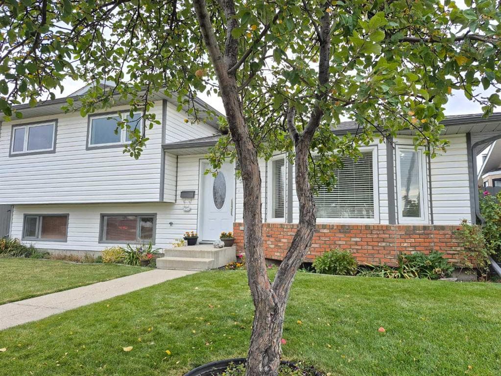 5715 58 Avenue — photo 1