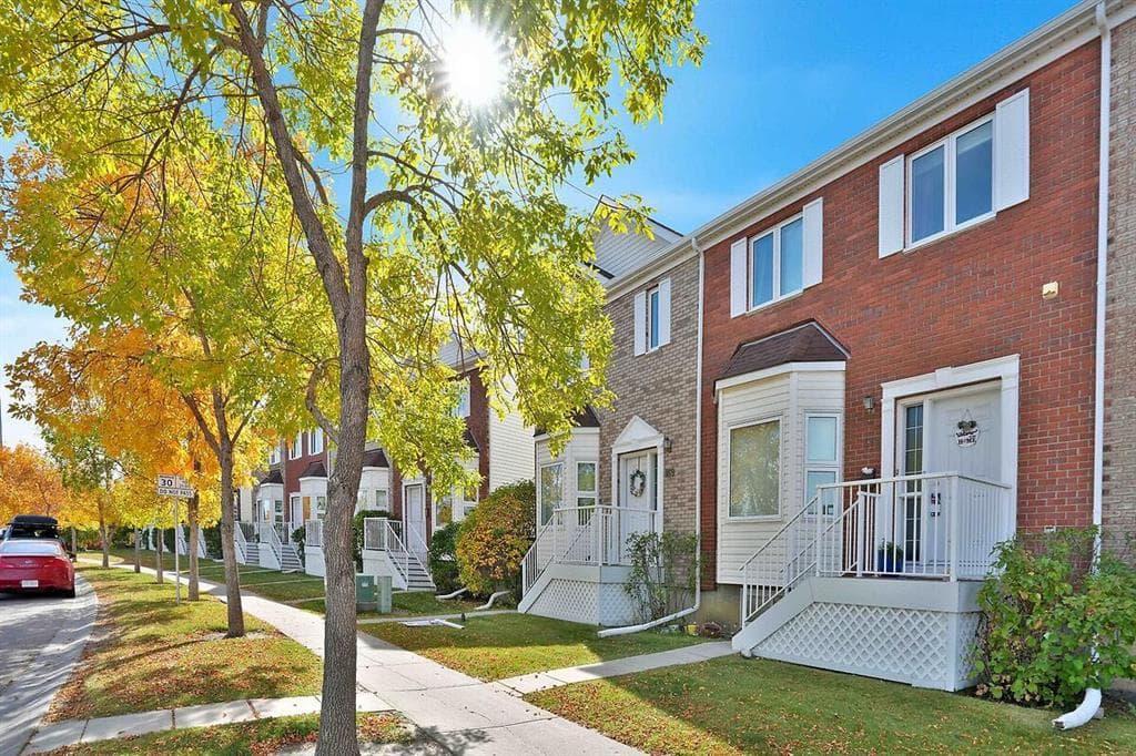 4-bed Townhouse for sale at 169 Citadel Drive NW, Calgary