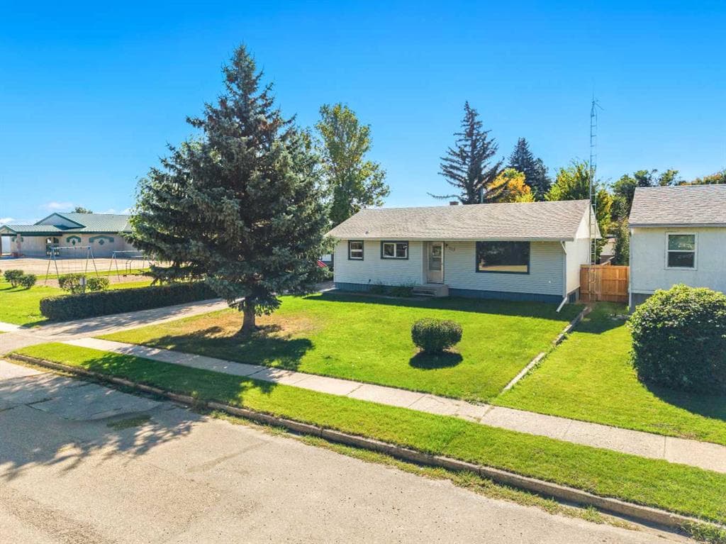 223 Allison Street — photo 1