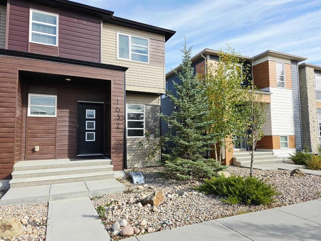 3-bed Townhouse for sale at 1632 Cornerstone Boulevard NE, Calgary