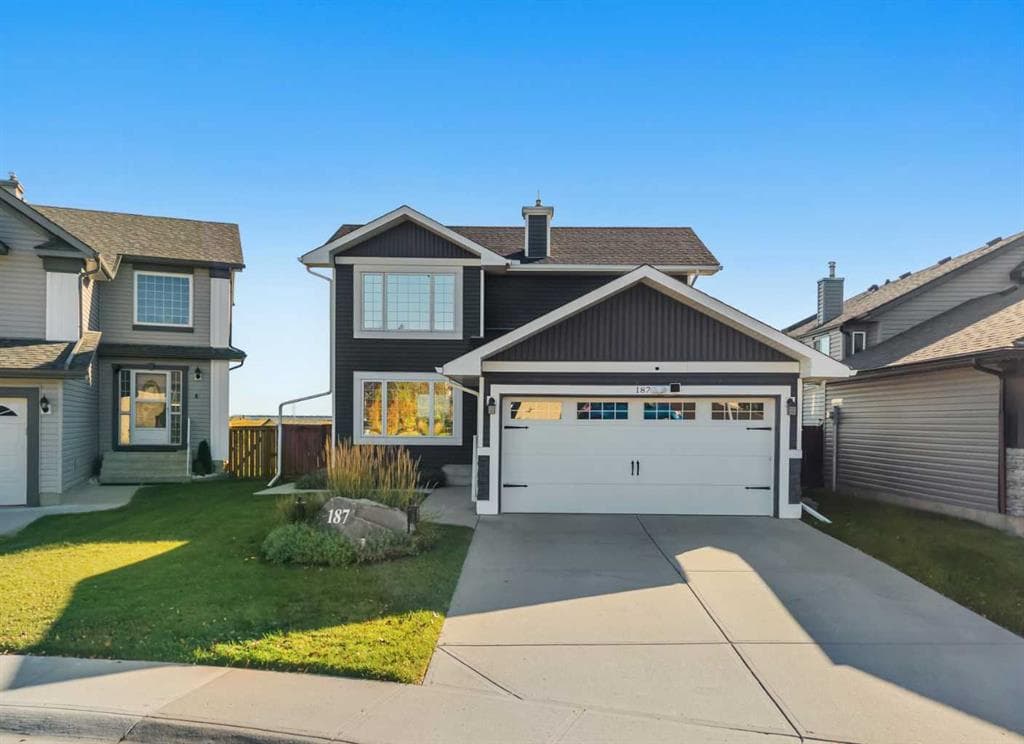 187 Covington Close NE — photo 1