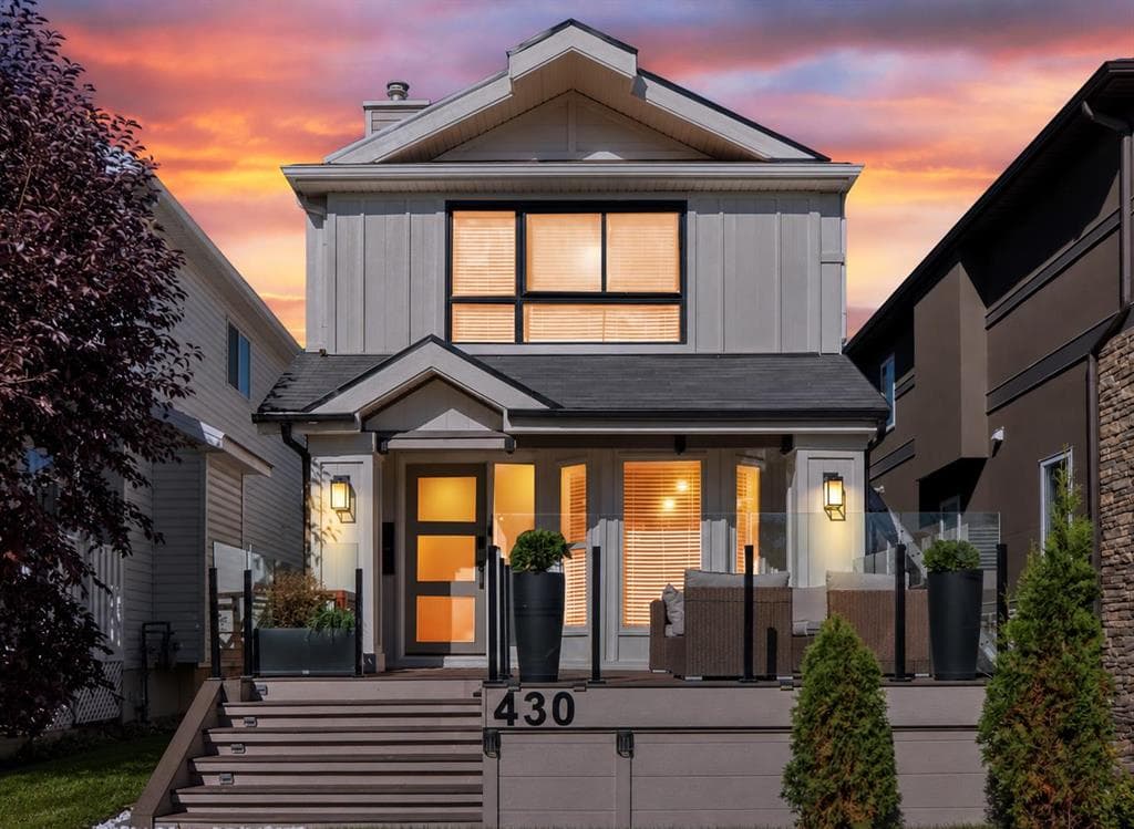 430 56 Avenue SW — photo 1