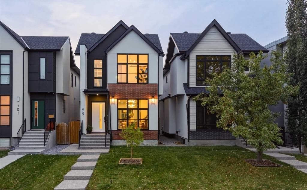 4-bed Detached for sale at 645 36 Street SW, Calgary