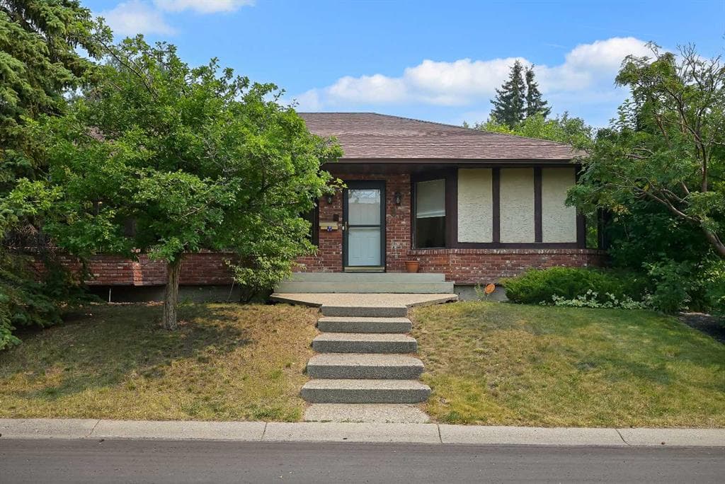 80 Edforth Way NW — photo 1