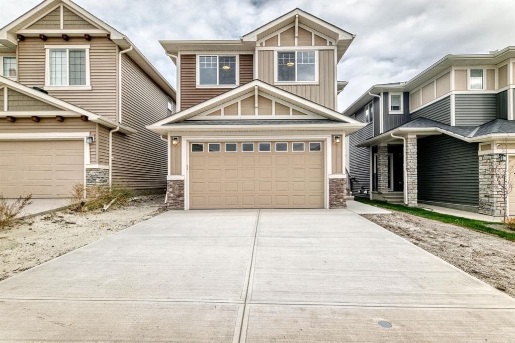 1359 Bayview Crescent SW — photo 1