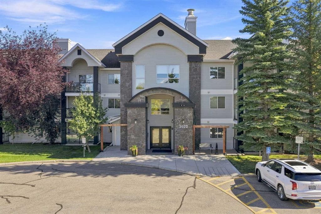 2-bed Apartment for sale at 220, 2022 Canyon Meadows Drive SE, Calgary