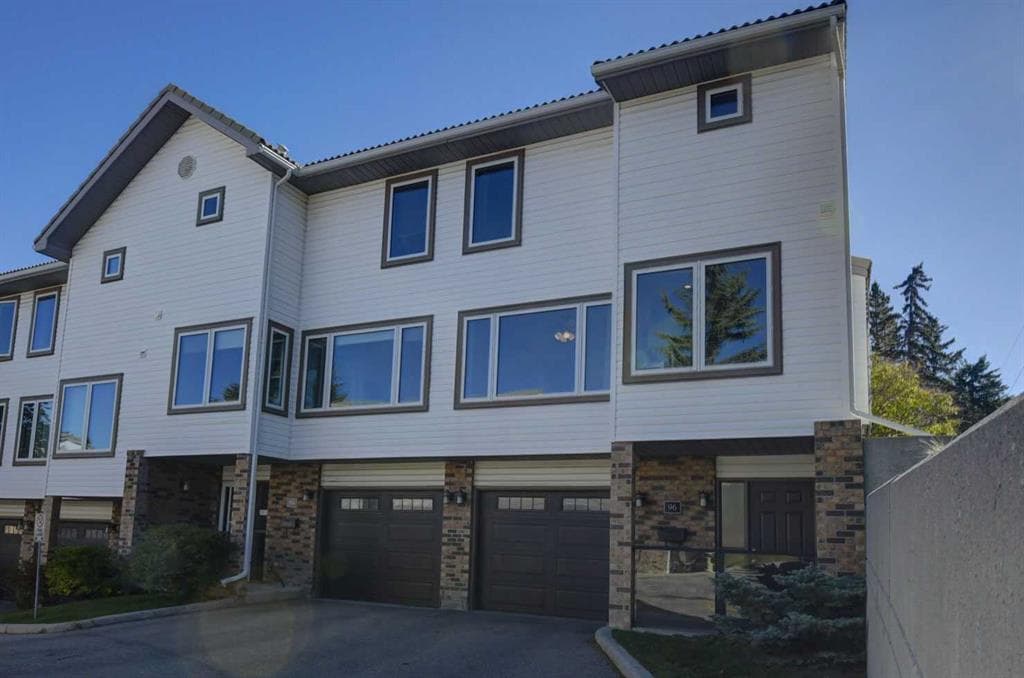 96 Coachway Gardens SW — photo 1