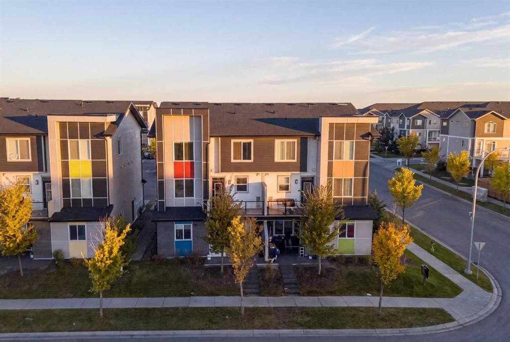 2-bed Townhouse for sale at 203, 315 Redstone NE, Calgary