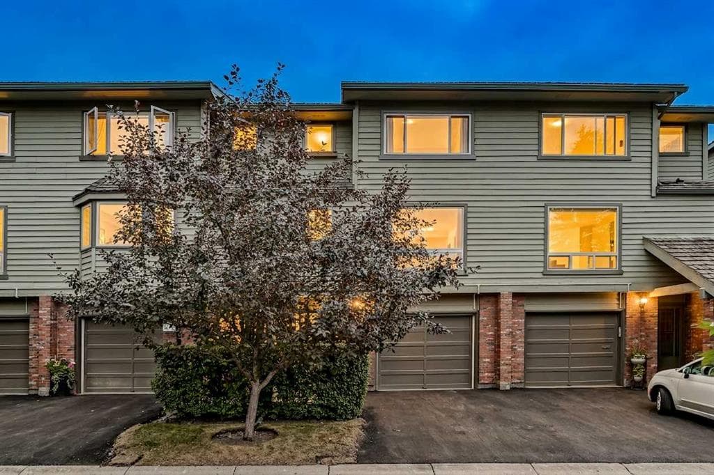 3-bed Townhouse for sale at 571 Point Mckay Grove NW, Calgary