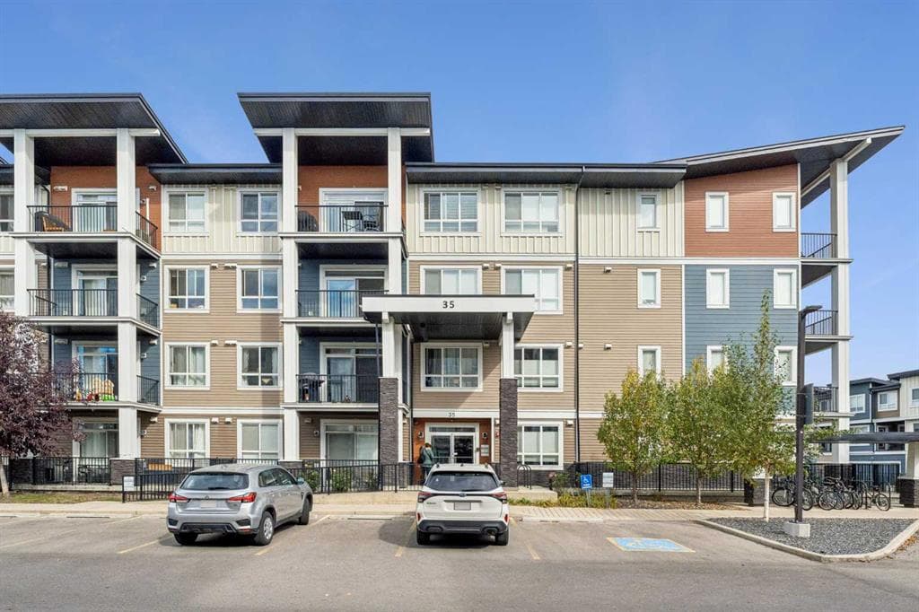 303, 35 Walgrove SE — photo 1