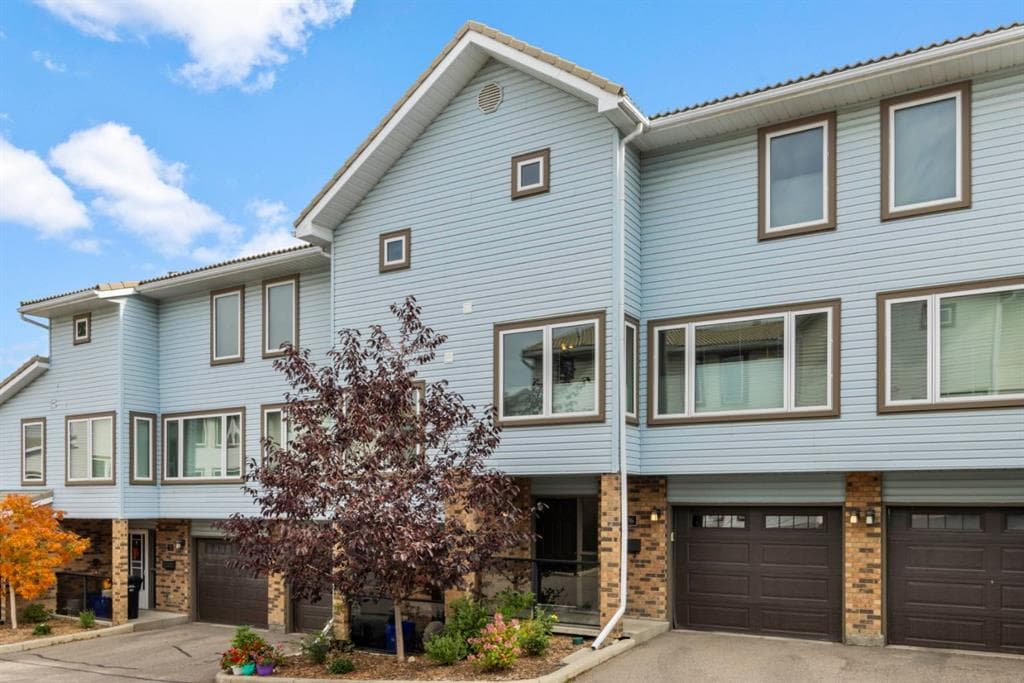 76 Coachway Gardens SW — photo 1