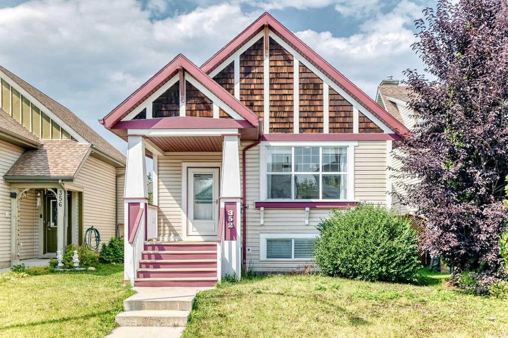 352 Copperfield Gardens SE — photo 1
