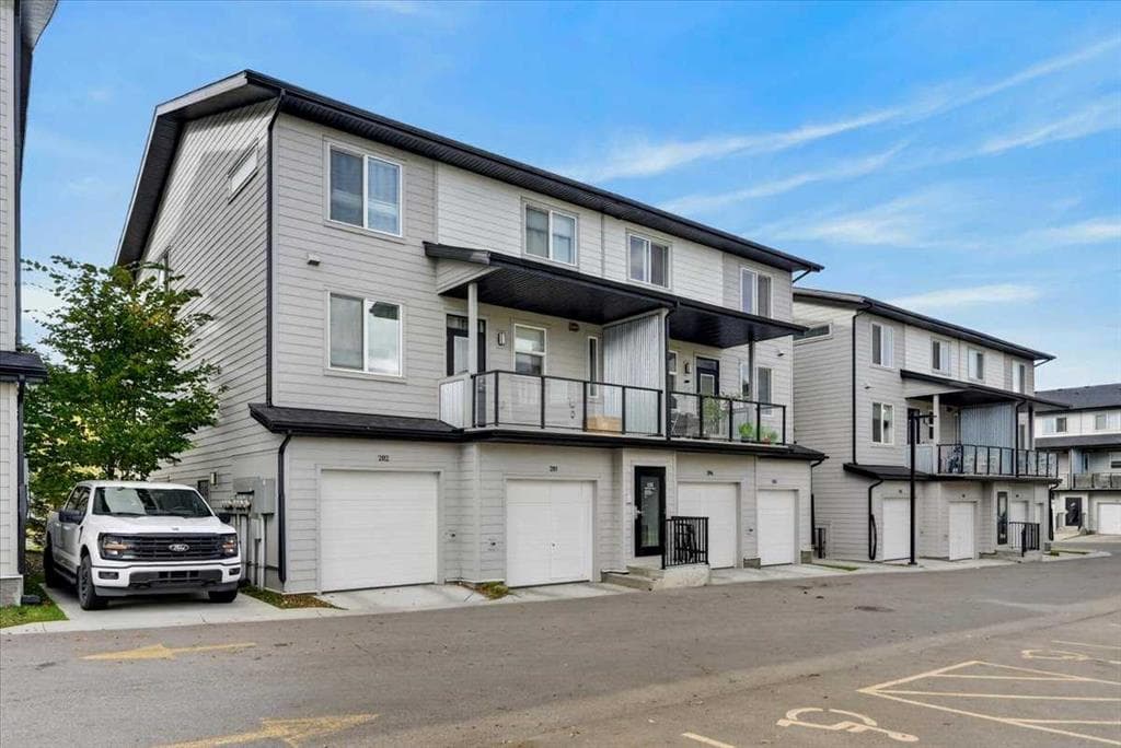 3-bed Townhouse for sale at 204, 235 Redstone Walk NE, Calgary