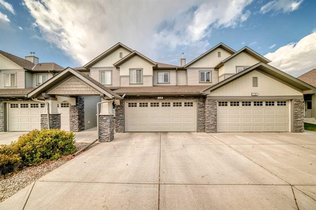 3-bed Townhouse for sale at 119, 100 Coopers Common SW, Airdrie