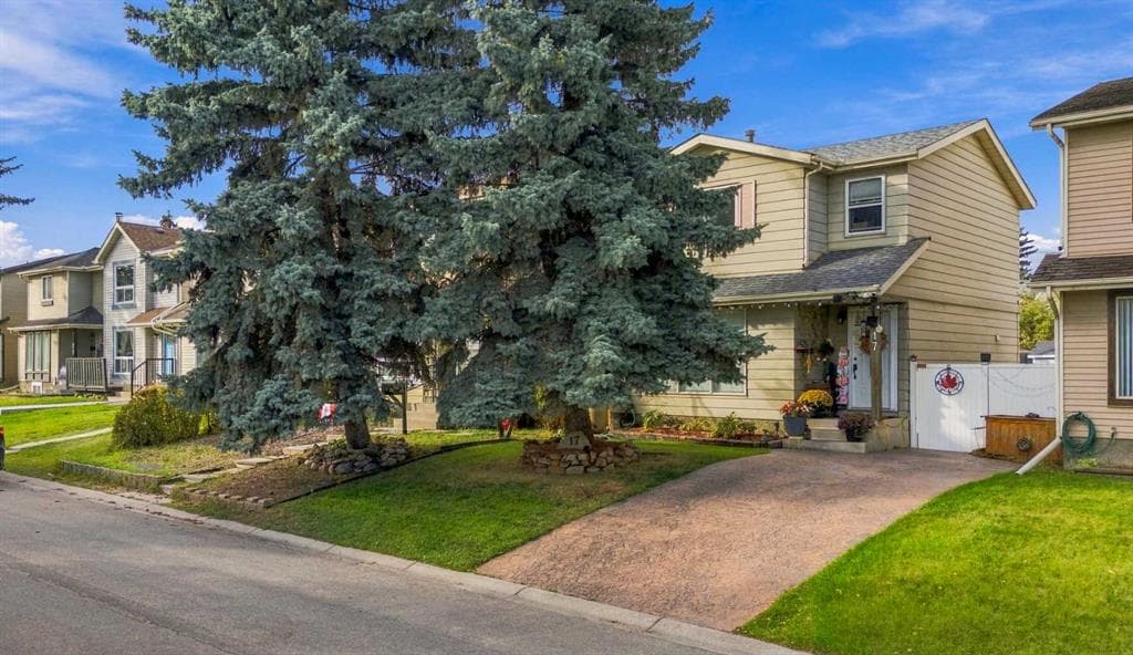 3-bed Detached for sale at 17 Erin Ridge Road SE, Calgary
