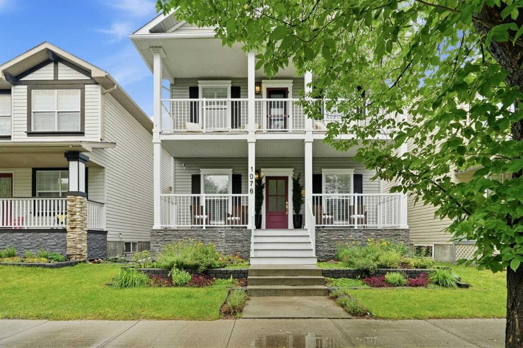 1076 Prestwick Circle SE — photo 1