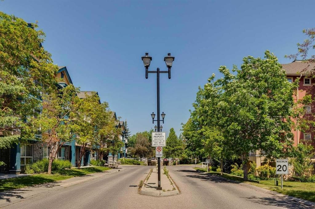 340, 22 Richard Place SW — photo 1