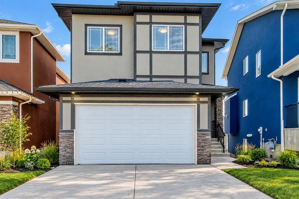 4-bed Detached for sale at 78 Baysprings Gardens SW, Airdrie