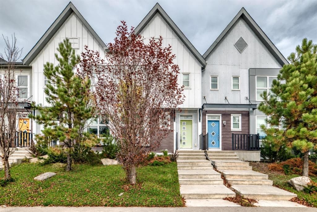 3-bed Townhouse for sale at 154 Livingston Avenue NE, Calgary