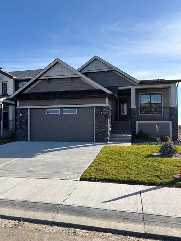 4-bed Detached for sale at 803 Lakewood Circle, Strathmore