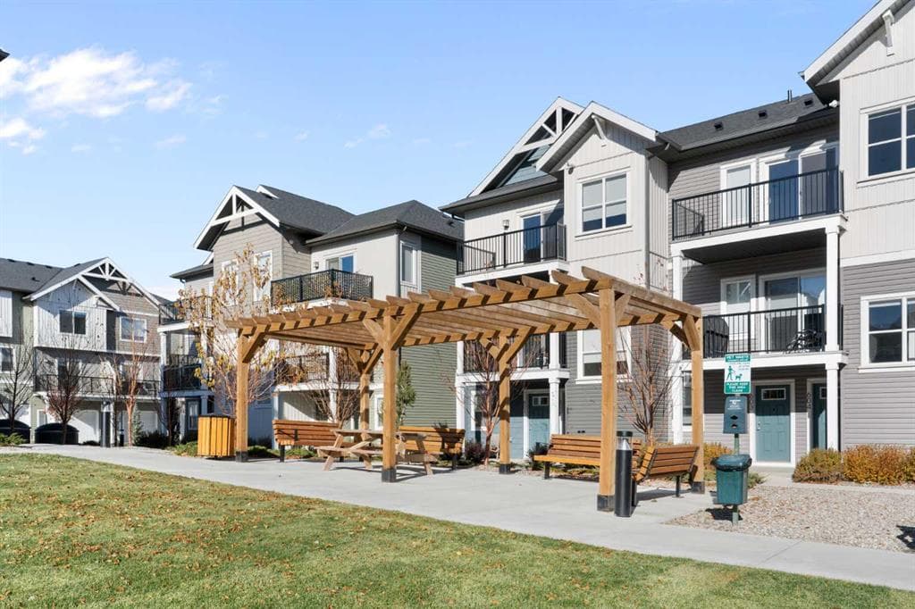 2-bed Townhouse for sale at 803, 24 Rivercrest Drive, Cochrane
