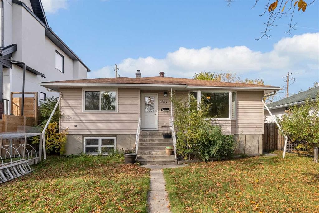 8-bed Detached for sale at 2807 32 Street SW, Calgary