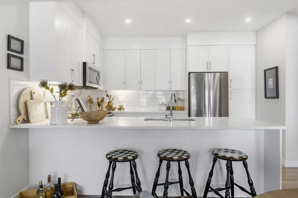 2-bed Townhouse for sale at 307 Crestridge Common SW, Calgary
