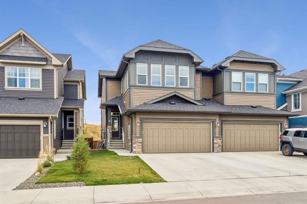 63 Fireside Crescent — photo 1