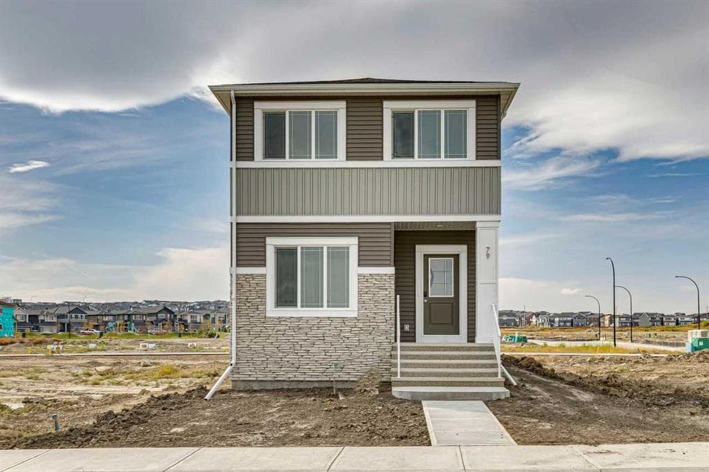 79 Lewiston Park NE — photo 1