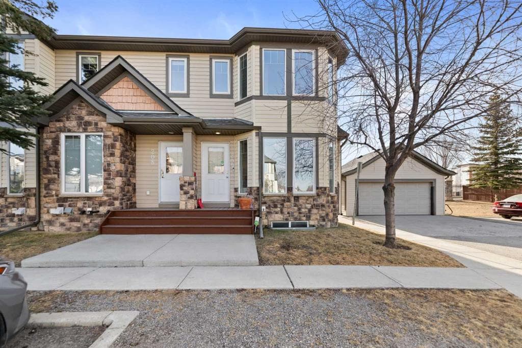 3-bed Townhouse for sale at 209, 2445 Kingsland Road SE, Airdrie