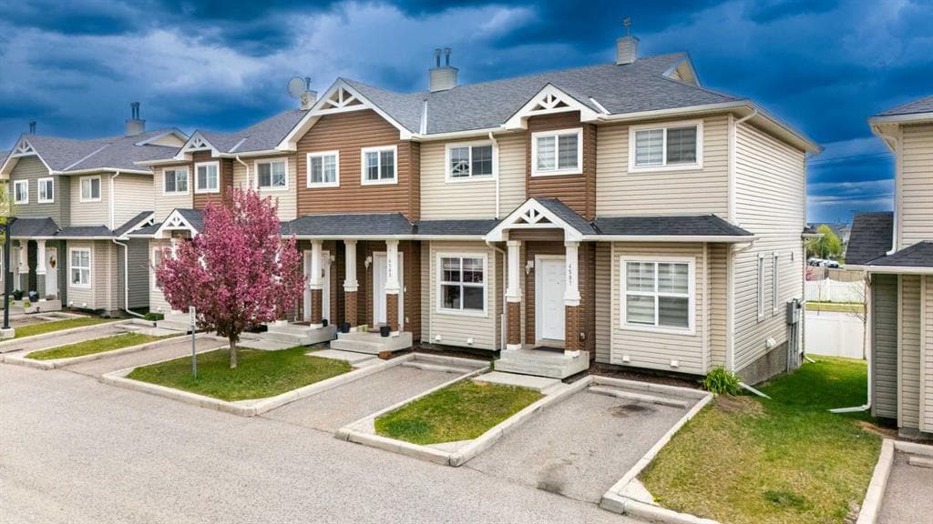 3-bed Townhouse for sale at 4507, 111 Tarawood Lane NE, Calgary