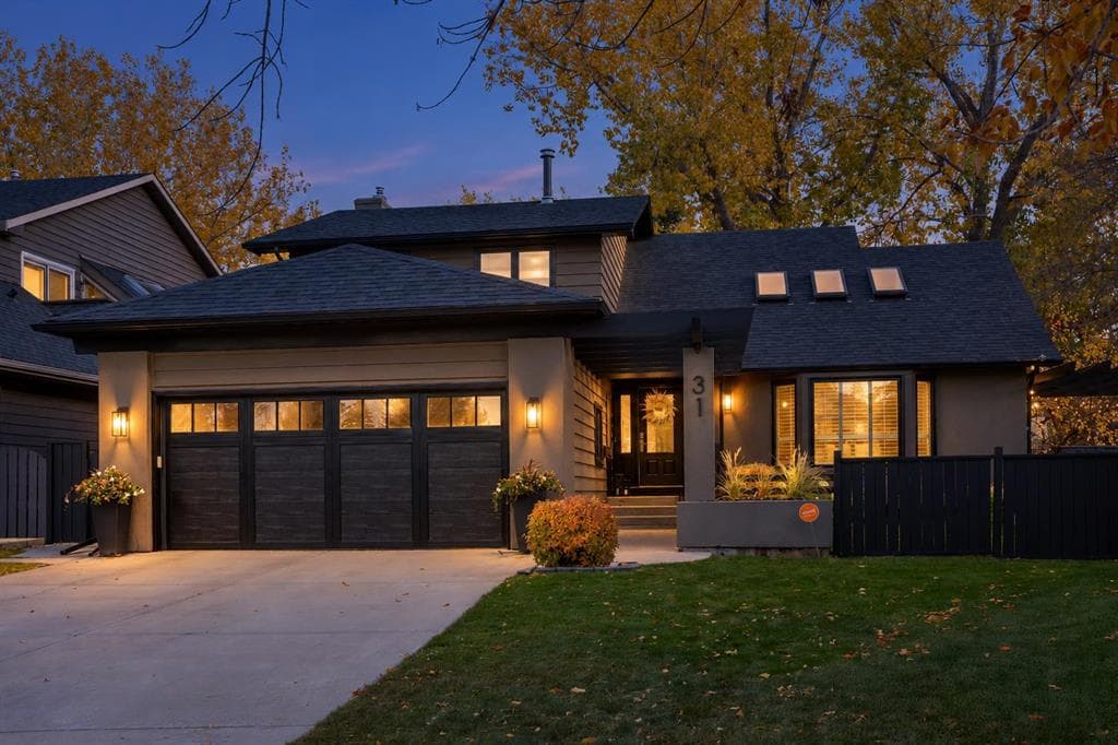 4-bed Detached for sale at 31 Canterville Bay SW, Calgary