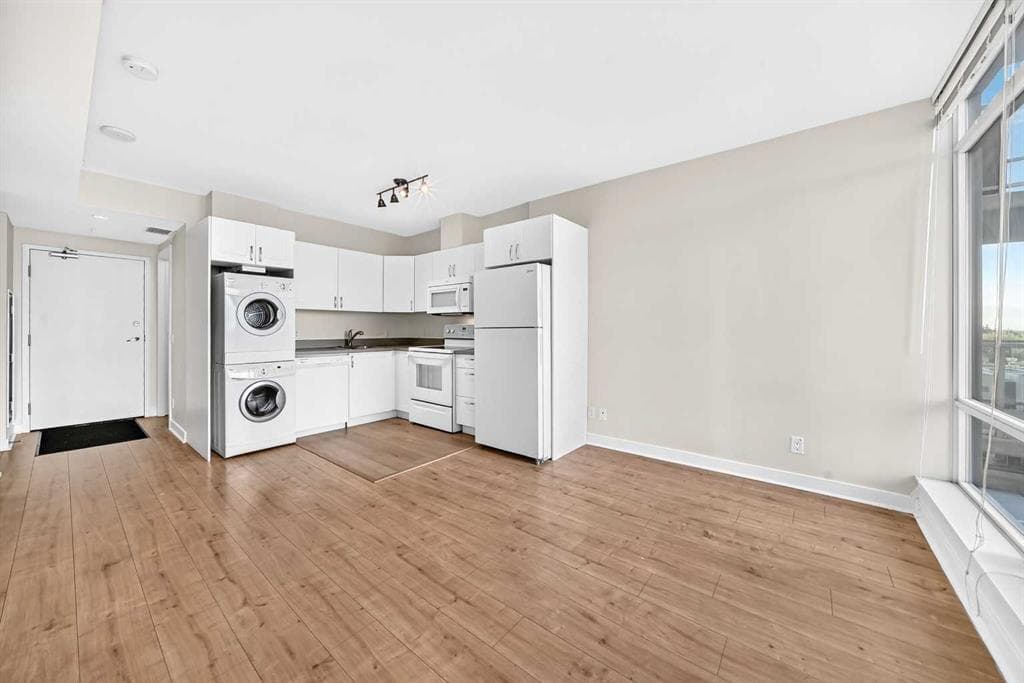 2-bed Apartment for sale at 502, 30 Brentwood Common NW, Calgary